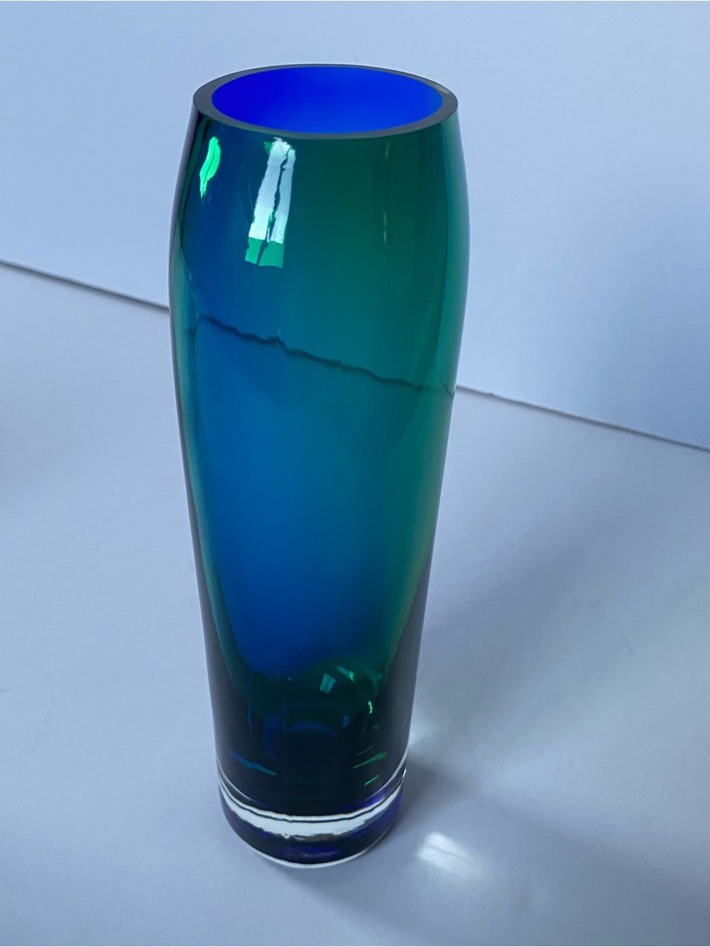 Vintage Blue Green Ombre Vase 8” Tall Hand Blown. Has a Flat Cut Edge top EUC - Picture 12 of 16